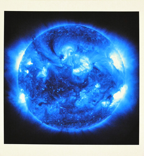 Katharina Sieverding: Die Sonne um Mitternacht schauen (6 tlg. Mappe). Fotografie/ Inkjet-Print
(griffelkunst) 
47cm mal 43cm 
2019